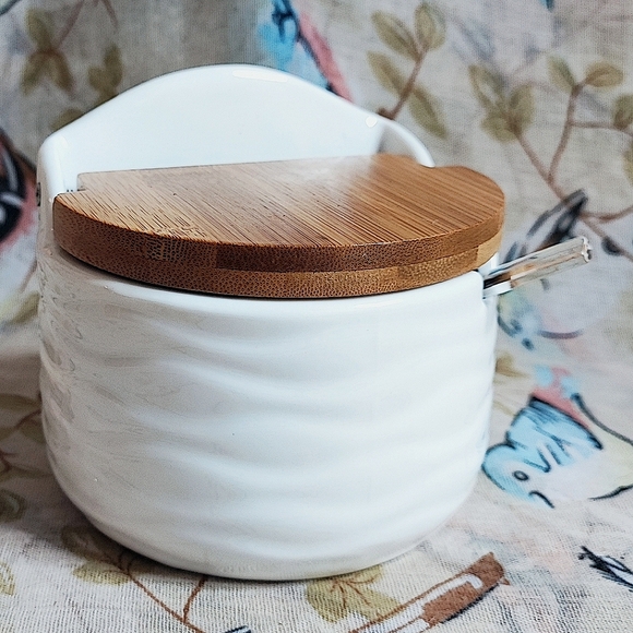 Salt Box Cellar White and Wood Textured Ceramic Pottery NEW NWOT - Picture 2 of 8